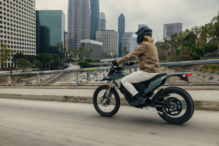 Zero FX Dual Sport, Lifestyle