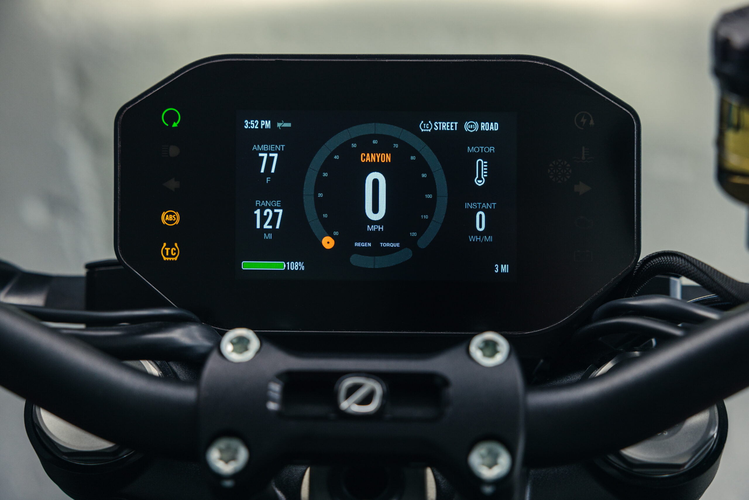 Zero SR/F Street Motorcycle, Dash/Interior